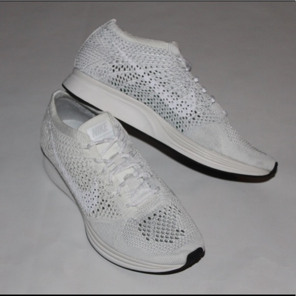 New Nike Flyknit Racer White Women Sneakers Size 6 - Picture 3 of 8
